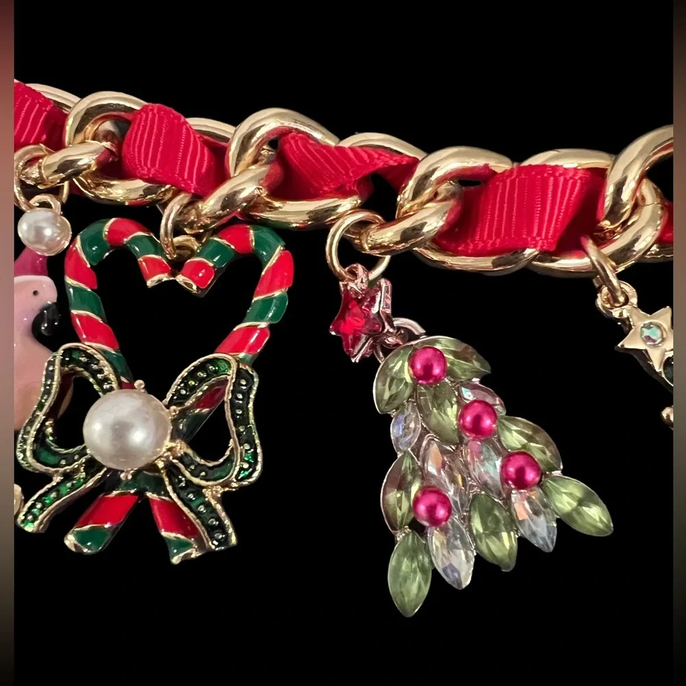 New Betsey Johnson Gold Tone Christmas Charm Rhinestone / crystal Bracelet - Picture 15 of 16